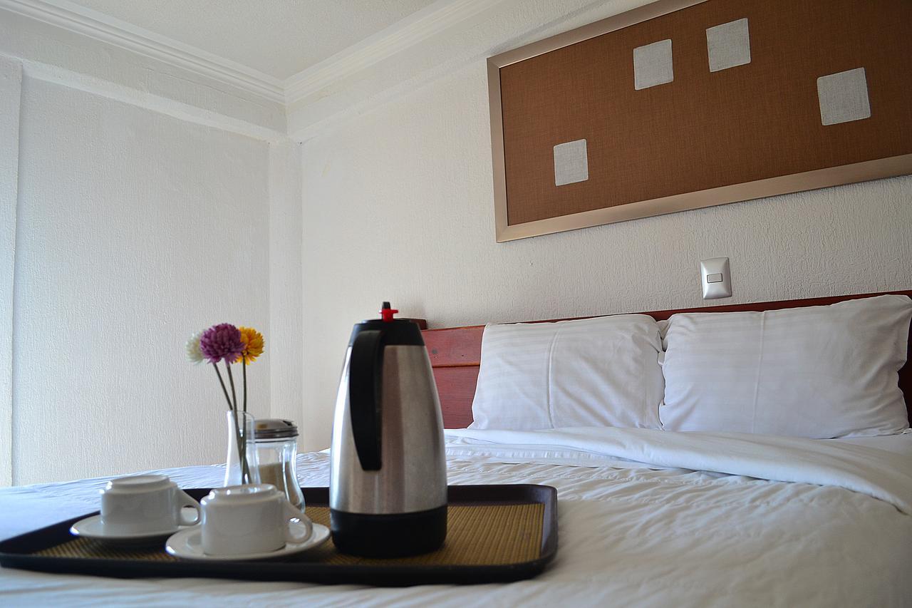 לאון Hotel Campestre Inn מראה חיצוני תמונה